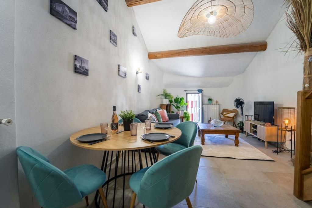 Charmant T2 Proche Place Aux Herbes Uzes Bagian luar foto